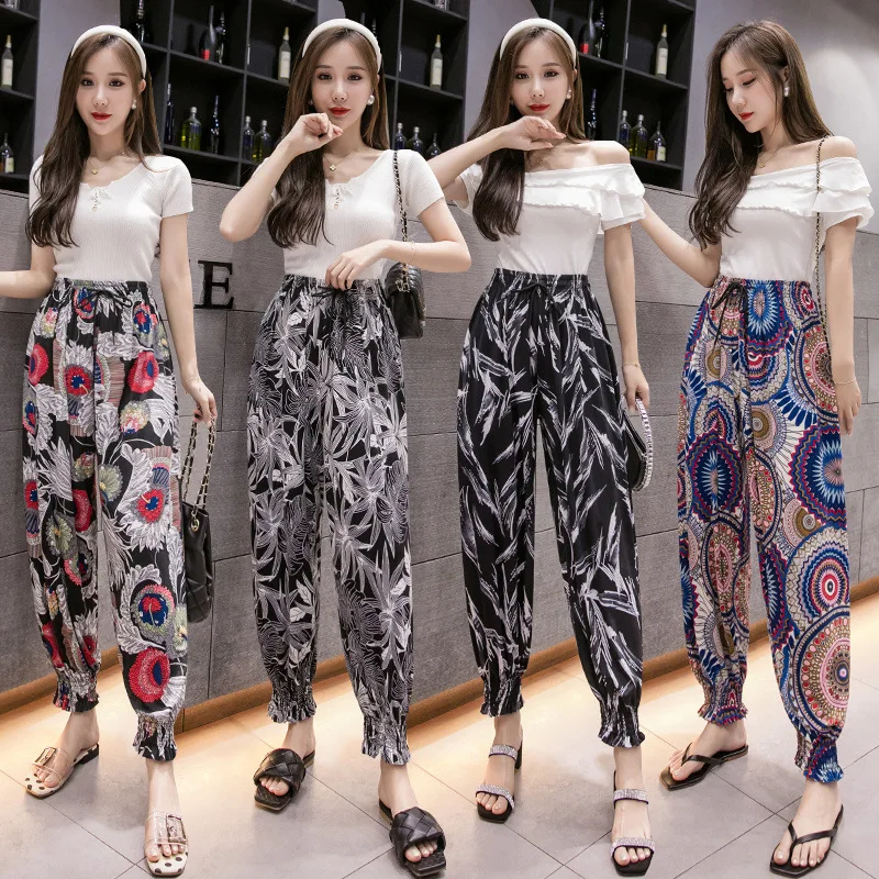 2021 Women Bohemian Floral Print Long Pants 2020 Mid Waist Vintage Harem Pants Elastic Waist Boho Beach Trousers Plus Size 4XL
2021 Women Bohemian Floral Print Long Pants 2020 Mid Waist Vintage Harem Pants Elastic Waist Boho Beach Trousers Plus Size 4XL