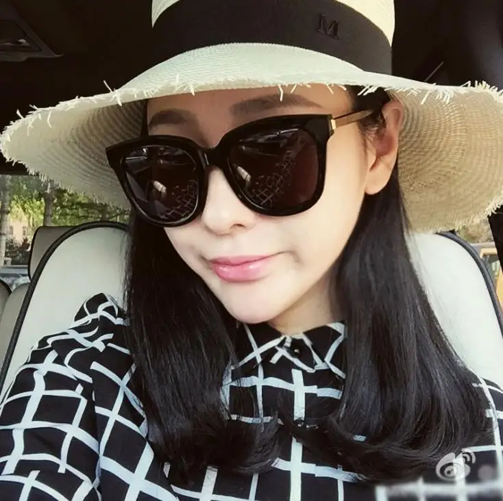fashion Sunglasses Women square v Brand Designer Female 2021 High Quality Square Sun Glasses for Men Luxury Vintage Sunglass
fashion Sunglasses Women square v Brand Designer Female 2021 High Quality Square Sun Glasses for Men Luxury Vintage Sunglass