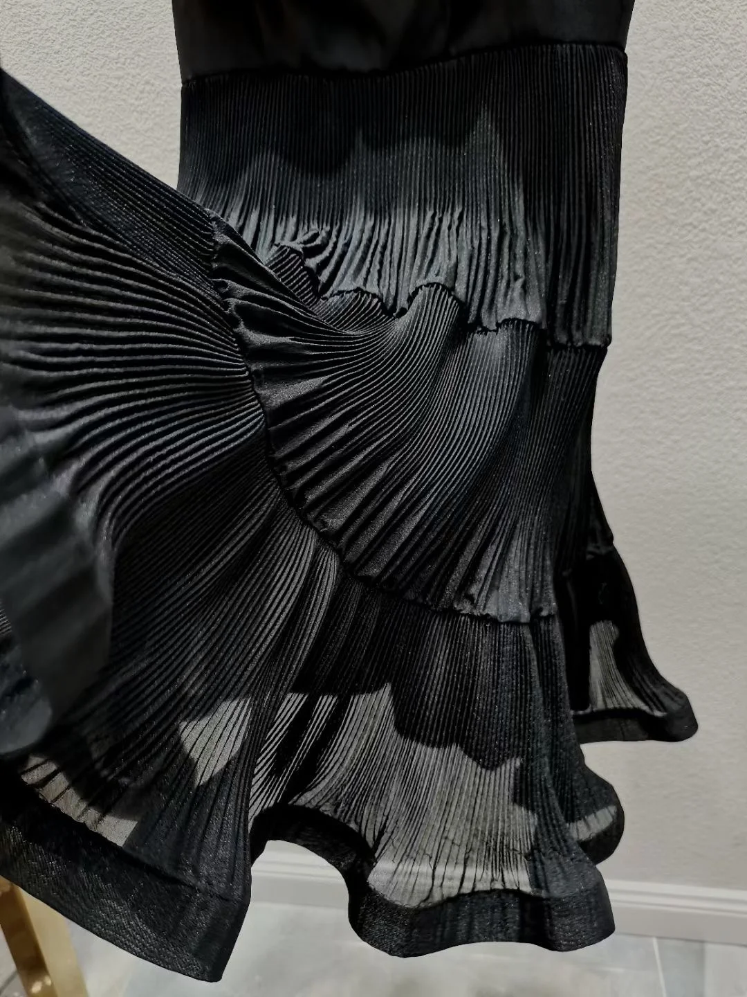 LouLanQueen Black Dress Women's New V-neck Ruffled Pleated Party Dress 2021 Sexy Runway Designer
LouLanQueen Black Dress Women's New V-neck Ruffled Pleated Party Dress 2021 Sexy Runway Designer