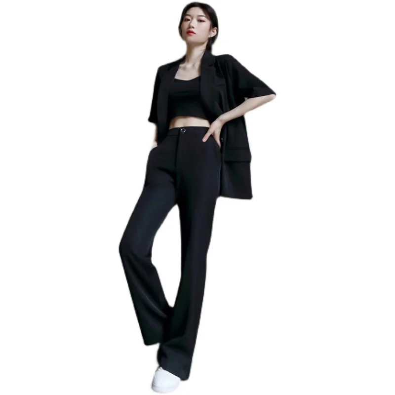 Traje de de oficina para mujer, chaqueta de manga corta blanca, pantalones holgados de pierna ancha, conjunto de dos pi
Traje de de oficina para mujer, chaqueta de manga corta blanca, pantalones holgados de pierna ancha, conjunto de dos pi