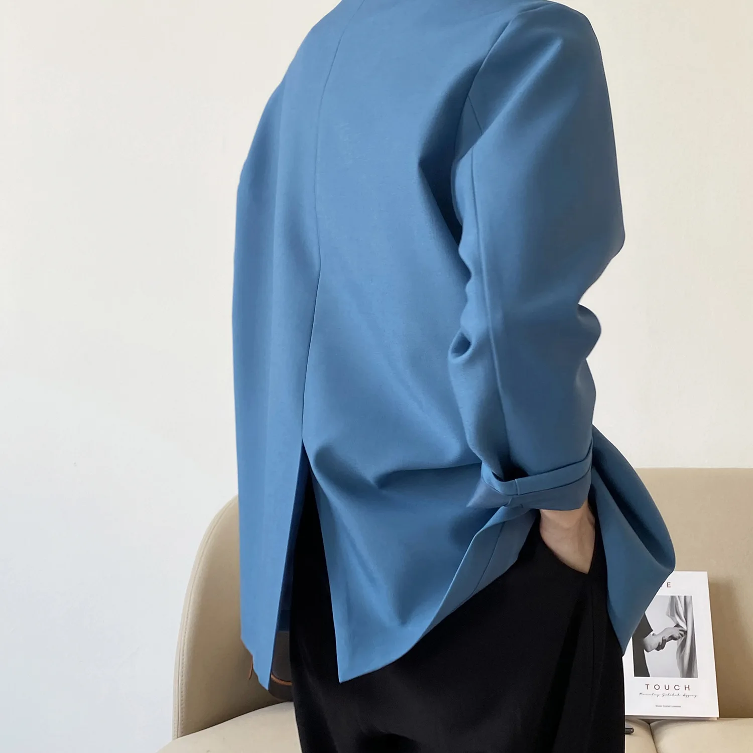 2021 Spring Basic Black Suit Jacket Women's Loose Long Sleeve Casual Oversized Blazer Suit Top Double Breasted Cardigan
2021 Spring Basic Black Suit Jacket Women's Loose Long Sleeve Casual Oversized Blazer Suit Top Double Breasted Cardigan