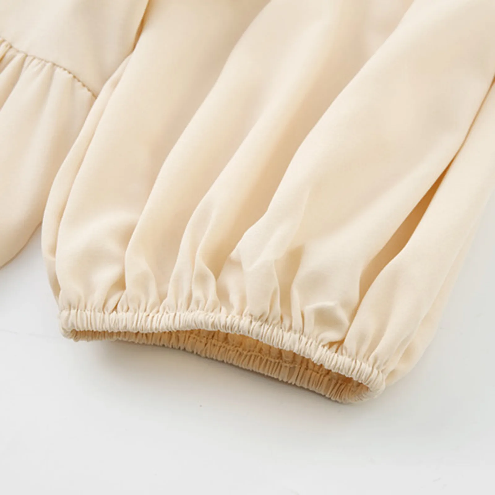 Solid Midi Shirt Dress Puff Sleeve Ruffle Vintage Holiday Sundress Boho Elegant Big Swing Women Casual Dress Robe Femme 40#
Solid Midi Shirt Dress Puff Sleeve Ruffle Vintage Holiday Sundress Boho Elegant Big Swing Women Casual Dress Robe Femme 40#