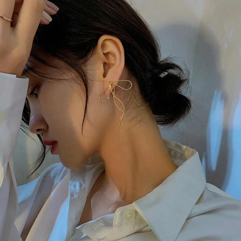 14K Gilded New Luxury Fashion Round Dangle Drop Korean Tassel Earrings for Women Big Butterfly Pearl Gold Earring Jewelry
14K Gilded New Luxury Fashion Round Dangle Drop Korean Tassel Earrings for Women Big Butterfly Pearl Gold Earring Jewelry