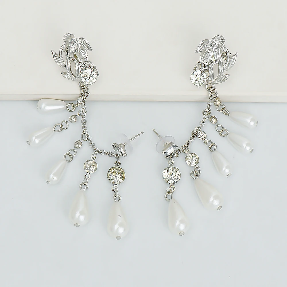 New Shine Pearl Earrings Woman Wholesale White High Quality Statement Drop Earring For Women 2021 Big Funny Design Ear Ring
New Shine Pearl Earrings Woman Wholesale White High Quality Statement Drop Earring For Women 2021 Big Funny Design Ear Ring