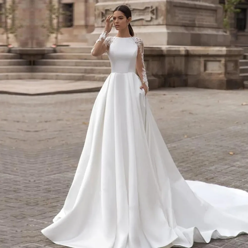 2021 New Elegant Satin French Wedding Dress Beaded Lace Appliques Boho Long Sleeve Court Train Princess Ball Gown Robe de mariée
2021 New Elegant Satin French Wedding Dress Beaded Lace Appliques Boho Long Sleeve Court Train Princess Ball Gown Robe de mariée