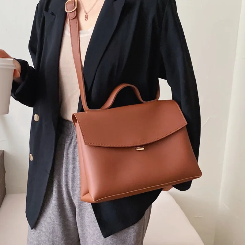 Vintage Fashion Female Tote Bag 2021 New High Quality PU Leather Women's Designer Handbag High capacity Shoulder Messenger Bag
Vintage Fashion Female Tote Bag 2021 New High Quality PU Leather Women's Designer Handbag High capacity Shoulder Messenger Bag