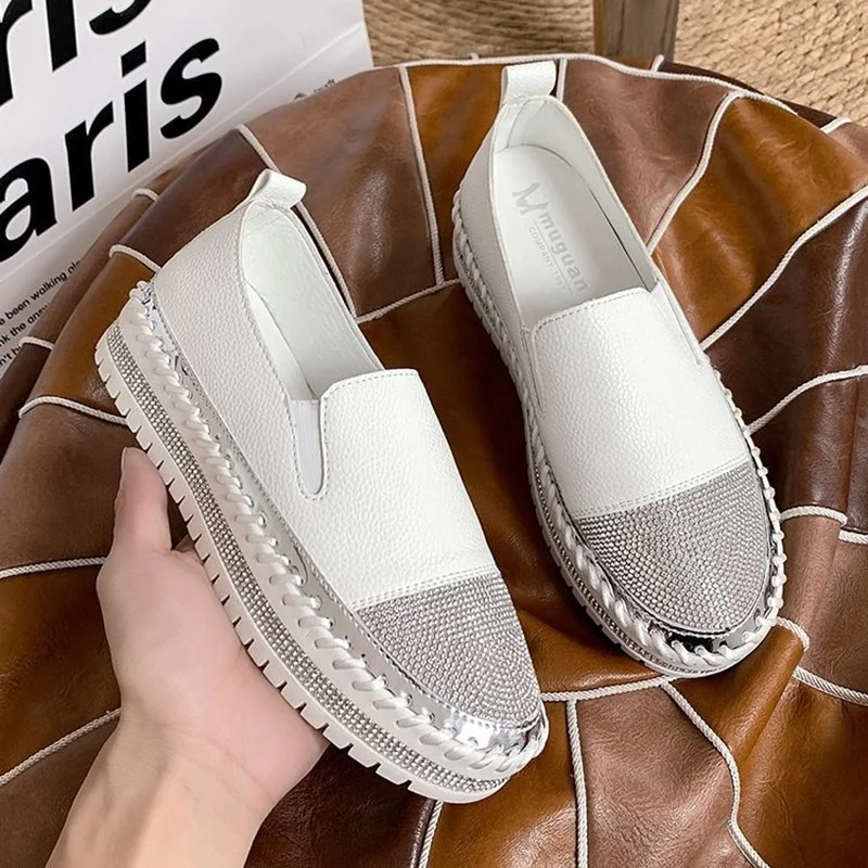 Women Shoes Crystals Round Toe Leather Flat Shoes Fashion Platform Bling Loafers High Quality Casual Sport Shoe Zapatos De Mujer
Women Shoes Crystals Round Toe Leather Flat Shoes Fashion Platform Bling Loafers High Quality Casual Sport Shoe Zapatos De Mujer
