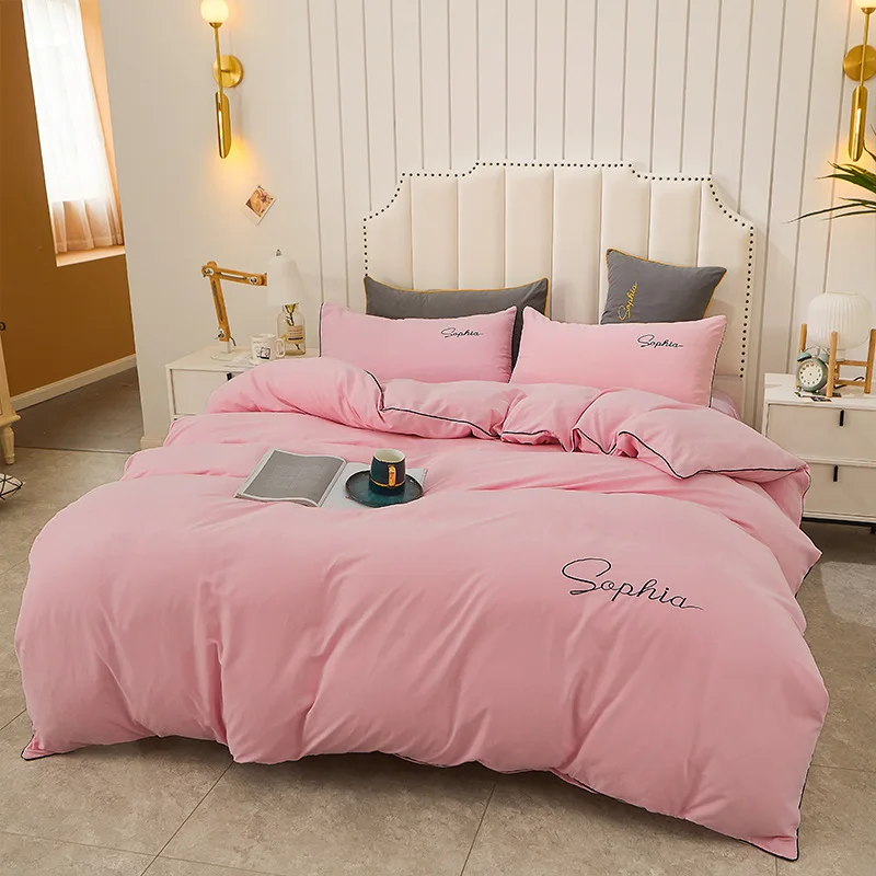 Hot 100% Cotton Four-Piece Bedding Set High-End Light Luxury Embroidered Warmth Smooth And Soft Sheet Quilt Cover Pillowcases
Hot 100% Cotton Four-Piece Bedding Set High-End Light Luxury Embroidered Warmth Smooth And Soft Sheet Quilt Cover Pillowcases