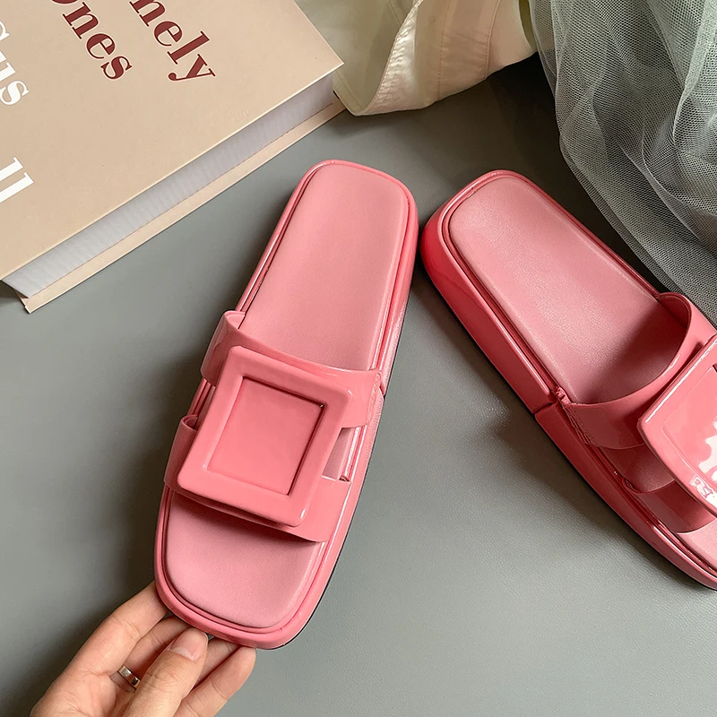 Flat platform Women Slippers Genuine Leather 2021 Fashion Low Heels Sandals Summer Newest Retro Casual Basic Shoes Woman
Flat platform Women Slippers Genuine Leather 2021 Fashion Low Heels Sandals Summer Newest Retro Casual Basic Shoes Woman