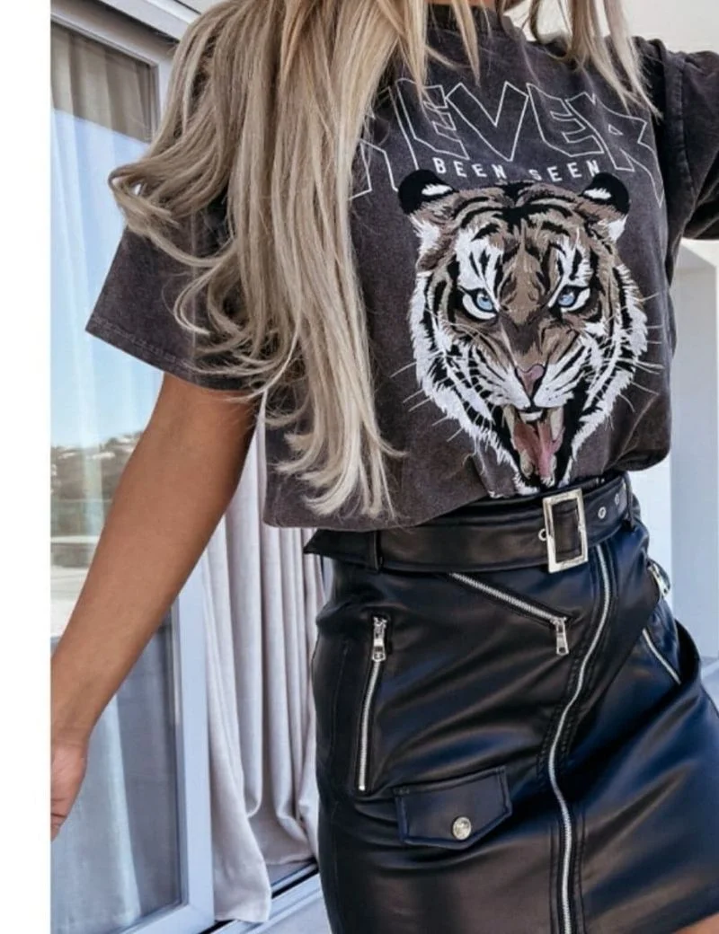 Boho Dark Gray Tiger Head Graphic Tees Women Cotton Short Sleeve O Neck Tshirt Shirts New Fashion Women T-shirt Casual T Shirts
Boho Dark Gray Tiger Head Graphic Tees Women Cotton Short Sleeve O Neck Tshirt Shirts New Fashion Women T-shirt Casual T Shirts