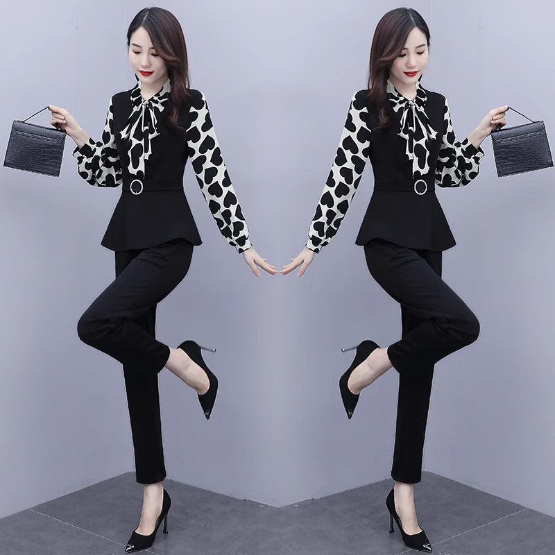 2020 Autumn women's fashion large size heart printing stitching tops+pencil pants suits female plus size bow two-piece sets
2020 Autumn women's fashion large size heart printing stitching tops+pencil pants suits female plus size bow two-piece sets