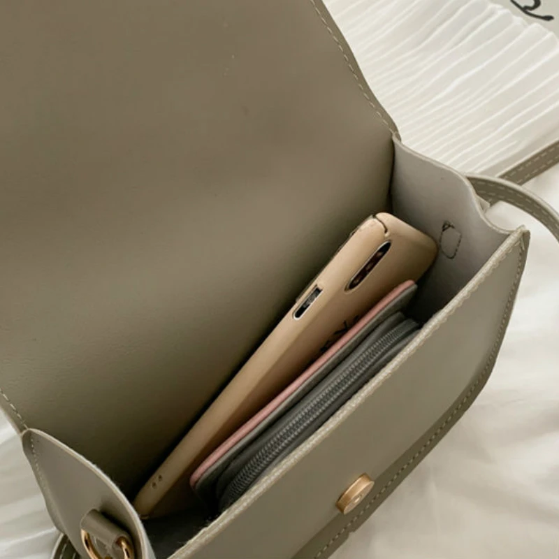 Shoulder Bags Women Saddle Crossbody Bag Solid Hasp Casual Fashion Handbags Mini Portable Korean Style Ulzzang Vintage Retro INS
Shoulder Bags Women Saddle Crossbody Bag Solid Hasp Casual Fashion Handbags Mini Portable Korean Style Ulzzang Vintage Retro INS