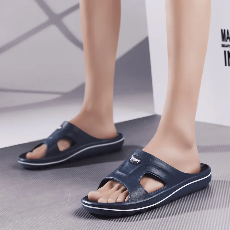 New Summer Shoes Men Sandals Casual Man Beach Sandals Flat Non-slip Male Bath Slippers Soft Comfortable A2470
New Summer Shoes Men Sandals Casual Man Beach Sandals Flat Non-slip Male Bath Slippers Soft Comfortable A2470
