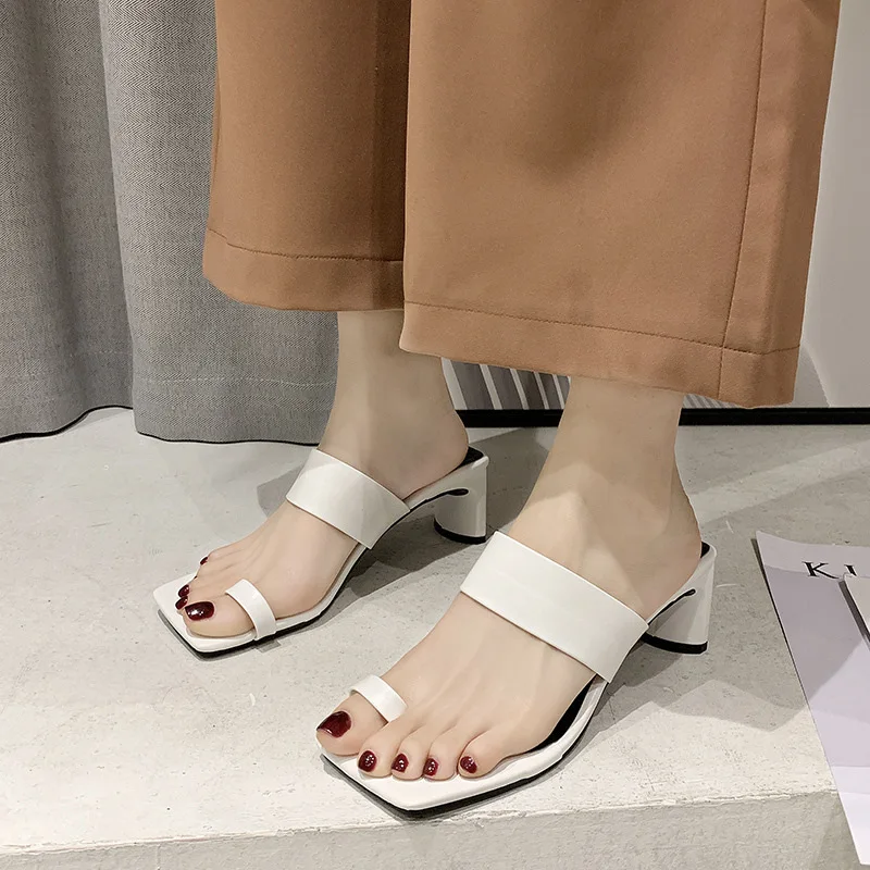 2021 Summer New Women slippers sexy open toe Solid color sandal flip flops slippers fashion high heel Women shoes
2021 Summer New Women slippers sexy open toe Solid color sandal flip flops slippers fashion high heel Women shoes
