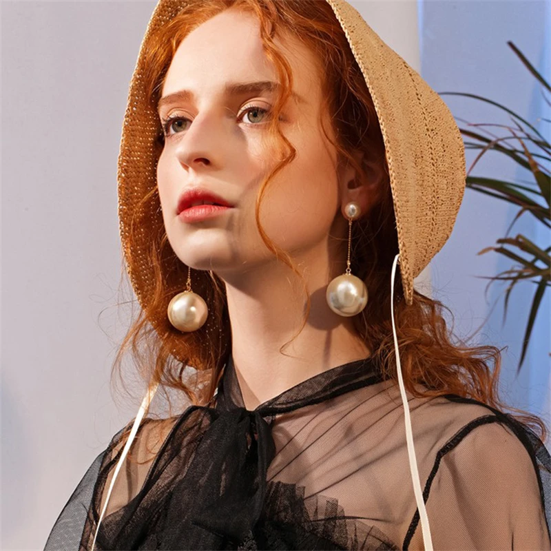Nightclub Earrings Retro Temperament Big Pearl Exaggerated Big Earrings Classic Fashion Earrings Female Trendy Wholesale
Nightclub Earrings Retro Temperament Big Pearl Exaggerated Big Earrings Classic Fashion Earrings Female Trendy Wholesale