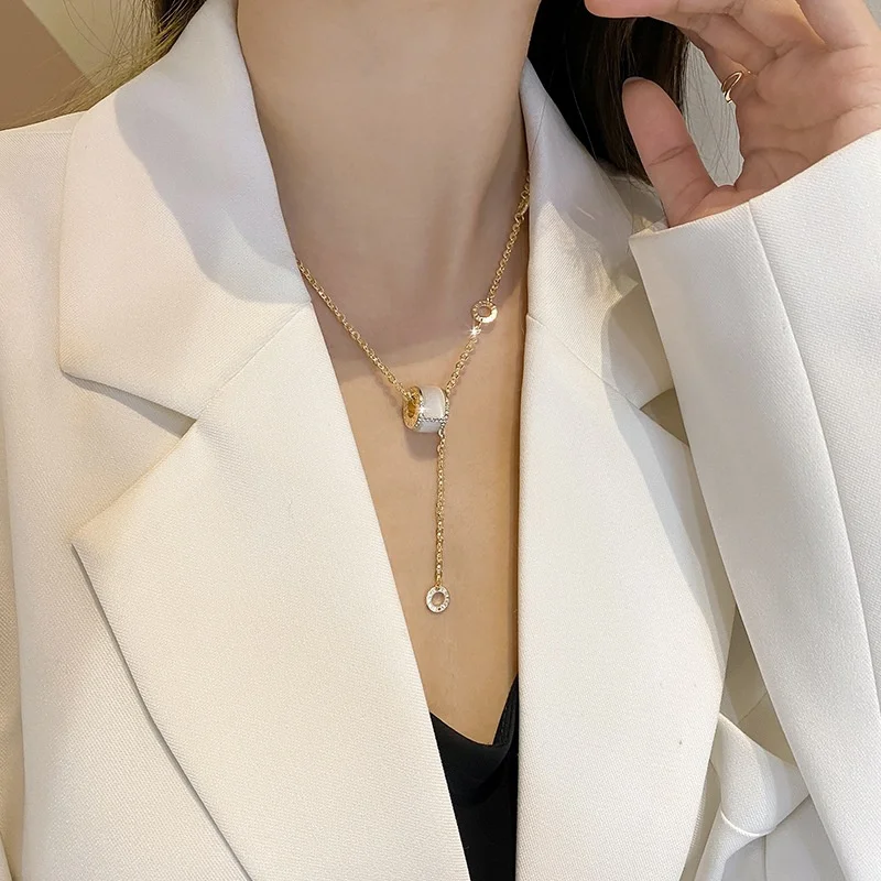 necklace retro simple circle pendant necklace personality small incense style clavicle chain Wholesale
necklace retro simple circle pendant necklace personality small incense style clavicle chain Wholesale