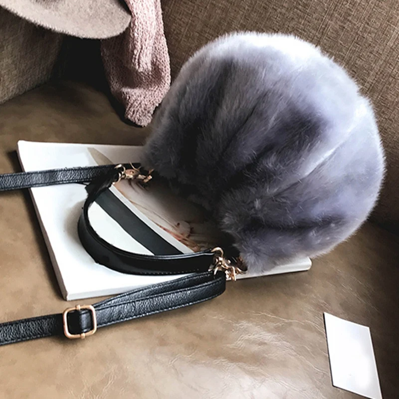 New Plush Women Luxury Handbags Ladies Winter Hand Warmer Bag Shoulder Bag Female Crossbody Bags
New Plush Women Luxury Handbags Ladies Winter Hand Warmer Bag Shoulder Bag Female Crossbody Bags