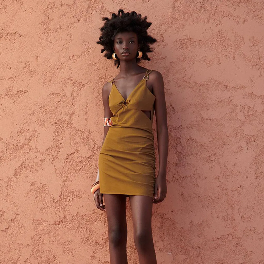 Элегантное Атласное Платье на тонких бретелях, асимметричное шелковое мини платье комбинация с рюшами сбоку
Элегантное Атласное Платье на тонких бретелях, асимметричное шелковое мини платье комбинация с рюшами сбоку