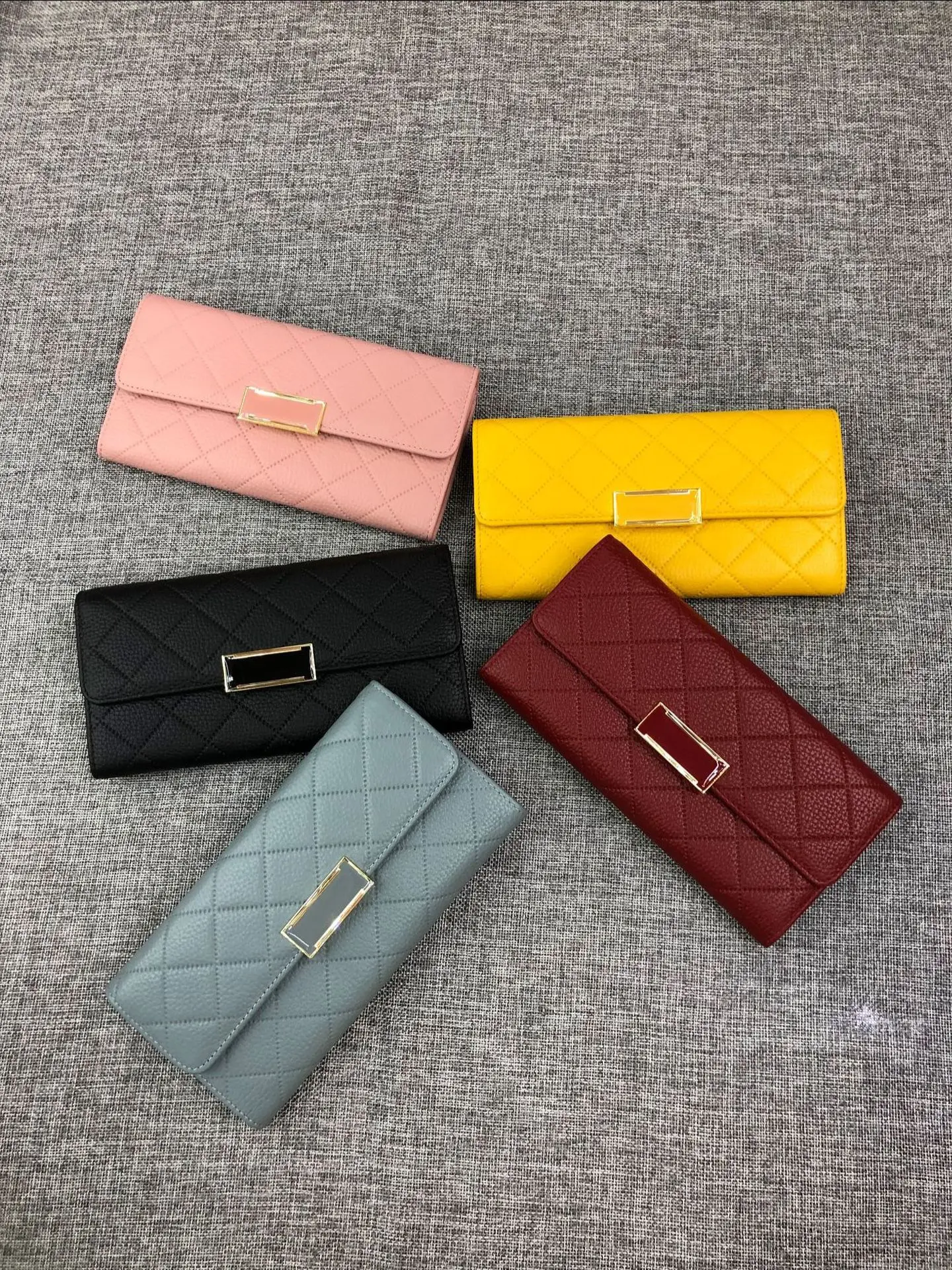 Luxury Brand New Women Long Wallet Bee Fashion Trendy Personality Zipper High Capacity Money Card Mobile Phone Bag Purse XBL1593
Luxury Brand New Women Long Wallet Bee Fashion Trendy Personality Zipper High Capacity Money Card Mobile Phone Bag Purse XBL1593