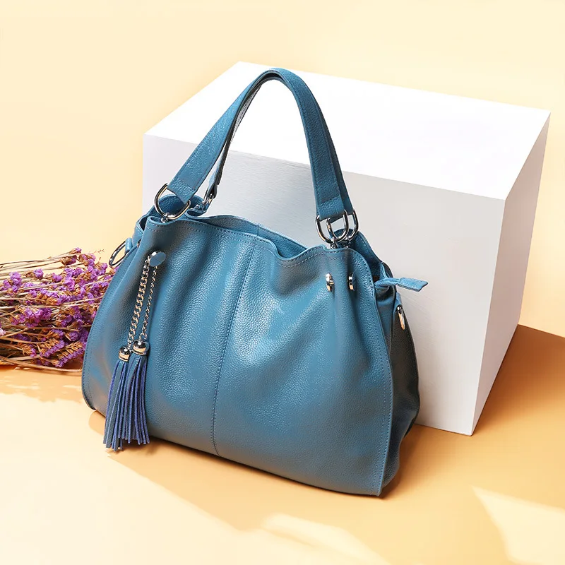 Large Capacity women leather handbags Fashion Women Tassel Shoulder Crossbody Bag leather Female top-handle bag mom bags
Large Capacity women leather handbags Fashion Women Tassel Shoulder Crossbody Bag leather Female top-handle bag mom bags