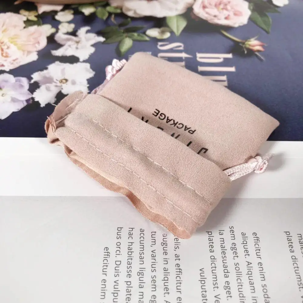 50Pcs/Lot JINSKY Jewelry Pouch 8x10 cm Velvet Bag Drawstring Wedding Christmas Gift Bags Jewellery Storage Packaging Bags
50Pcs/Lot JINSKY Jewelry Pouch 8x10 cm Velvet Bag Drawstring Wedding Christmas Gift Bags Jewellery Storage Packaging Bags