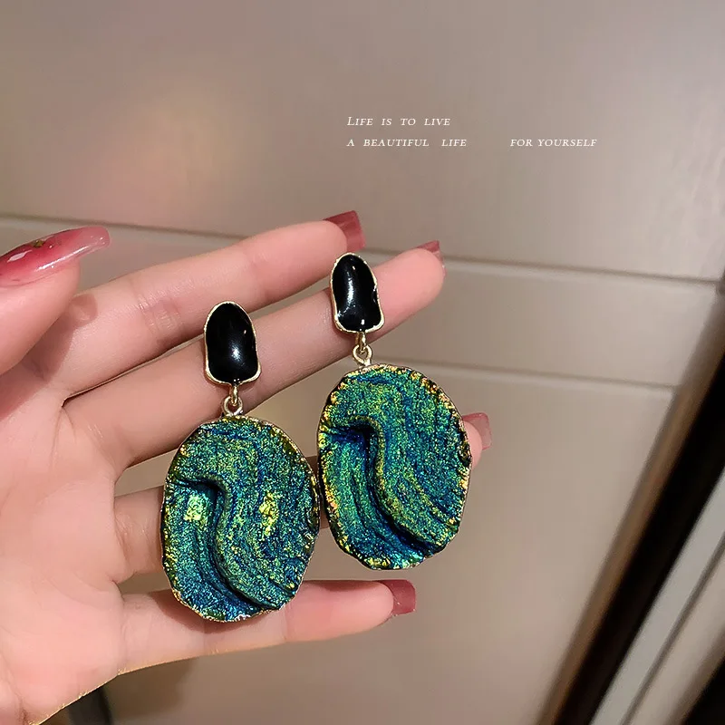 925 Silver Needle Geometric Volcanic Stone Earrings European And American Advanced Exaggerated Personalized Net Red Tem
925 Silver Needle Geometric Volcanic Stone Earrings European And American Advanced Exaggerated Personalized Net Red Tem