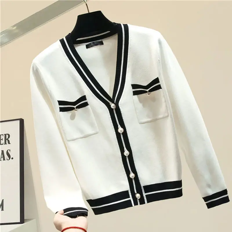 Long-sleeved Cardigan Women 2022 Autumn And Winter New Sweater Loose Korean Single-breasted V-neck Knitted Top All-match
Long-sleeved Cardigan Women 2022 Autumn And Winter New Sweater Loose Korean Single-breasted V-neck Knitted Top All-match