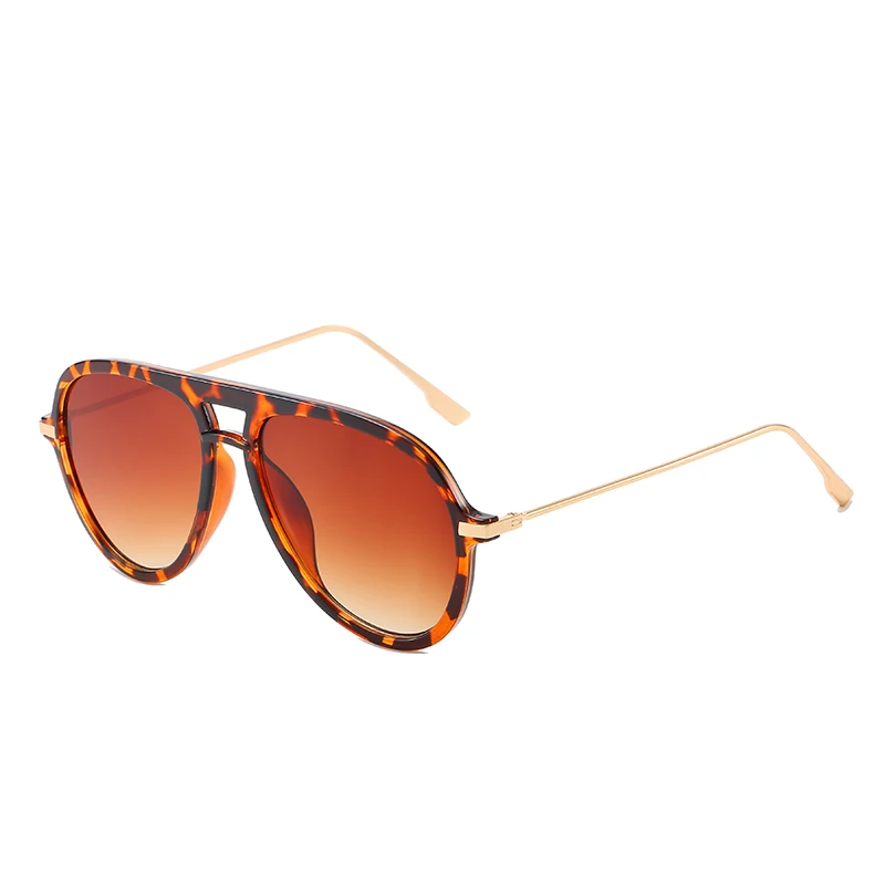 Brand Design New Sunglasses For Men Women Classic Sunglass Vintage Gradient Sun glasses UV400 Shades Eyewear Oculos De Sol
Brand Design New Sunglasses For Men Women Classic Sunglass Vintage Gradient Sun glasses UV400 Shades Eyewear Oculos De Sol