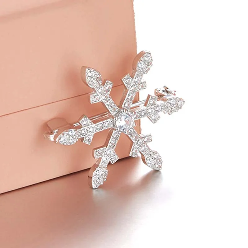 Fashion Classic Christmas Snowflake Brooch For Women 2022 New Year Gift Luxury 925 Sterling Silver Lapel Pins Fine Jewelry
Fashion Classic Christmas Snowflake Brooch For Women 2022 New Year Gift Luxury 925 Sterling Silver Lapel Pins Fine Jewelry