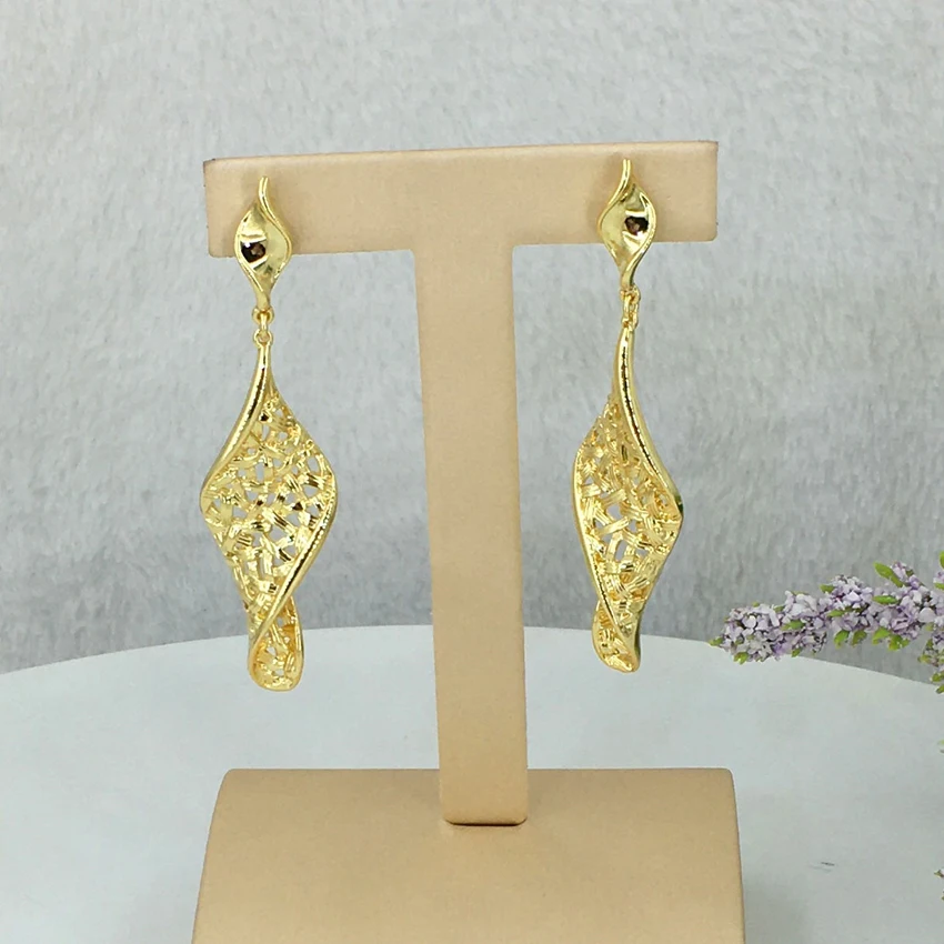 Yuminglai модные роскошные ювелирные изделия Дубаи аксессуары высшего качества Висячие серьги для женщин FHK12576
Yuminglai модные роскошные ювелирные изделия Дубаи аксессуары высшего качества Висячие серьги для женщин FHK12576