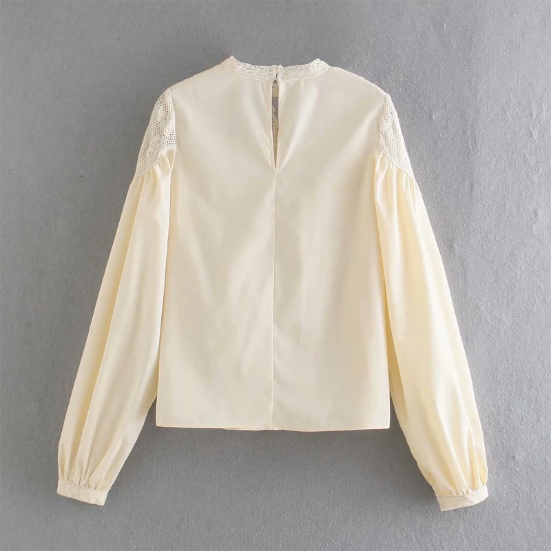 Summer women's casual solid color round neck long-sleeved embroidered decorative stitching shirt
Summer women's casual solid color round neck long-sleeved embroidered decorative stitching shirt