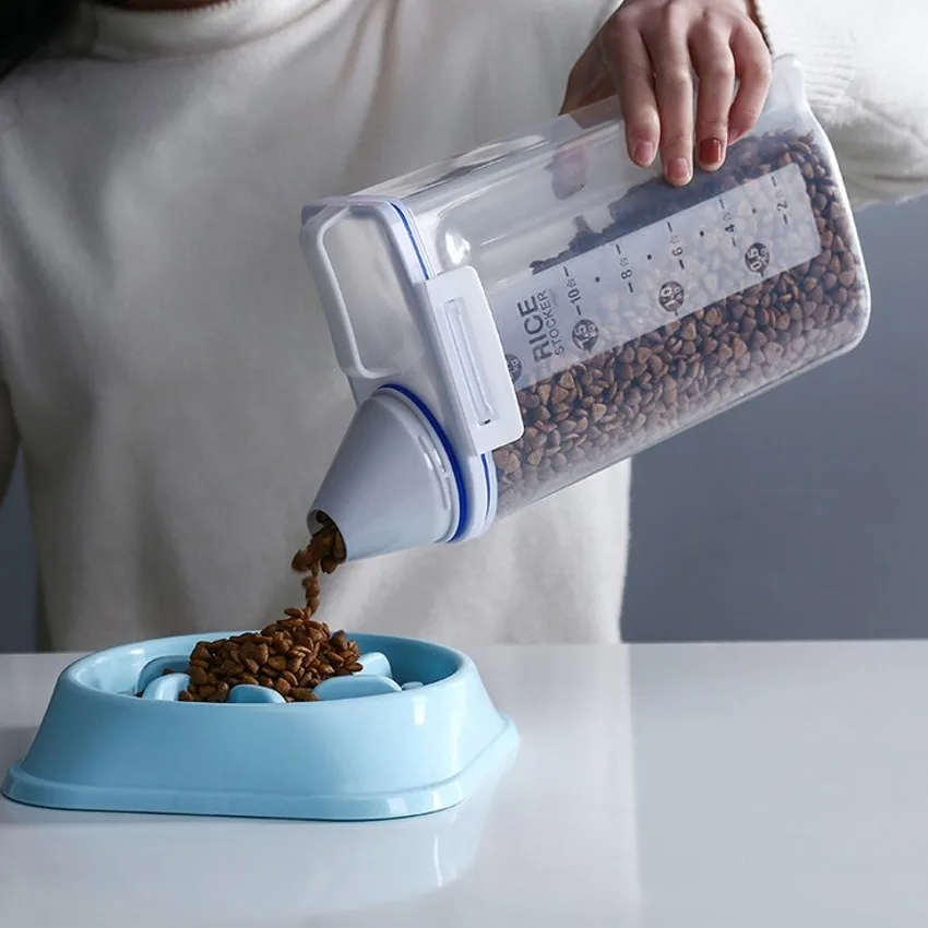 Pet Dog Food Bucket 2KG Capacity Dog Cat Food Storage Box Dog Food Sealed Moisture Proof Storage Tank Measuring Cup Pet Supplies
Pet Dog Food Bucket 2KG Capacity Dog Cat Food Storage Box Dog Food Sealed Moisture Proof Storage Tank Measuring Cup Pet Supplies