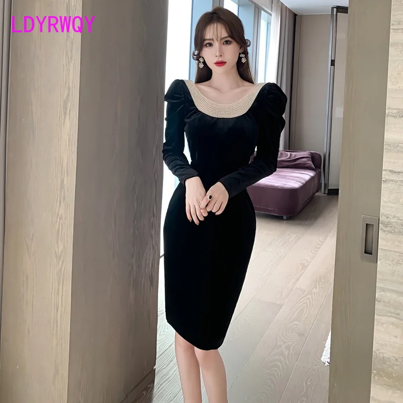 2020 осенне-зимнее платье Новый Известный темперамент Хепберн windman прибивать гвоздями, а перламутровый бархат платье Офисные женские туфли о...
2020 осенне-зимнее платье Новый Известный темперамент Хепберн windman прибивать гвоздями, а перламутровый бархат платье Офисные женские туфли о...