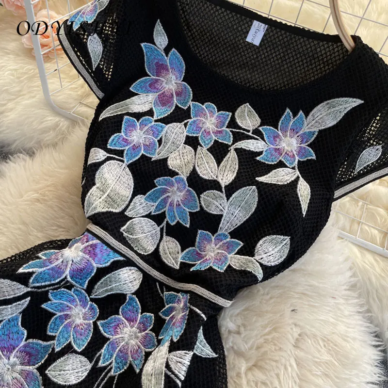 Women Black Banquet Dress 2021 Summer Embroidered Three Dimensional Flower Round Neck Short Sleeve Long Dress Ladies VT61
Women Black Banquet Dress 2021 Summer Embroidered Three Dimensional Flower Round Neck Short Sleeve Long Dress Ladies VT61