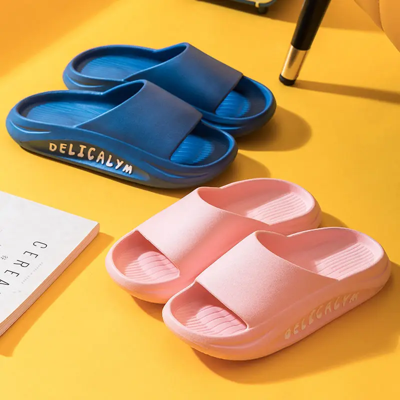 Wear-resistant slippers for all seasons wear fashionable slippers indoors in summer General students are Korean fashion joker
Wear-resistant slippers for all seasons wear fashionable slippers indoors in summer General students are Korean fashion joker