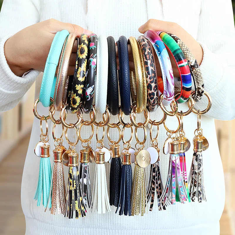 2020 New Fashion Women Jewelry Keychain Snake Leopard Print PU Leather Tassel National Style Pendant Bracelet Leather Key Chains 
2020 New Fashion Women Jewelry Keychain Snake Leopard Print PU Leather Tassel National Style Pendant Bracelet Leather Key Chains
