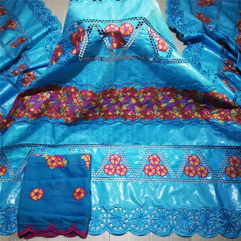 5 + 2 ярда с шарфом, африканская богатая ткань Bazin Brode, новейшая мода, кружево с вышивкой
5 + 2 ярда с шарфом, африканская богатая ткань Bazin Brode, новейшая мода, кружево с вышивкой