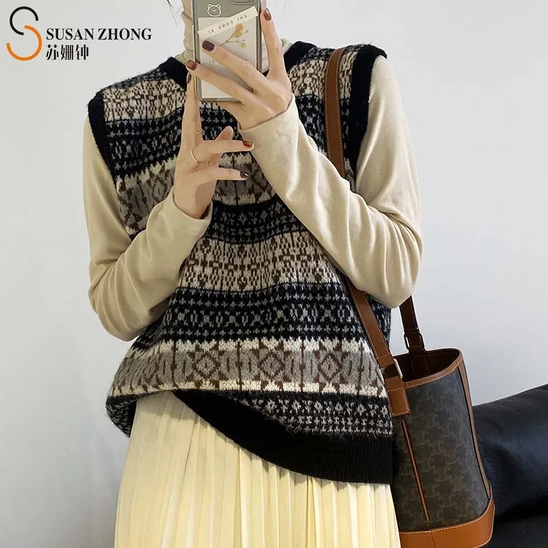 Woman Sweater Female Knit Vest Lady Waistcoat Autumn Spring Elegant Feminine Designer Vintage Round Neck Ethnic Pattern Casual
Woman Sweater Female Knit Vest Lady Waistcoat Autumn Spring Elegant Feminine Designer Vintage Round Neck Ethnic Pattern Casual