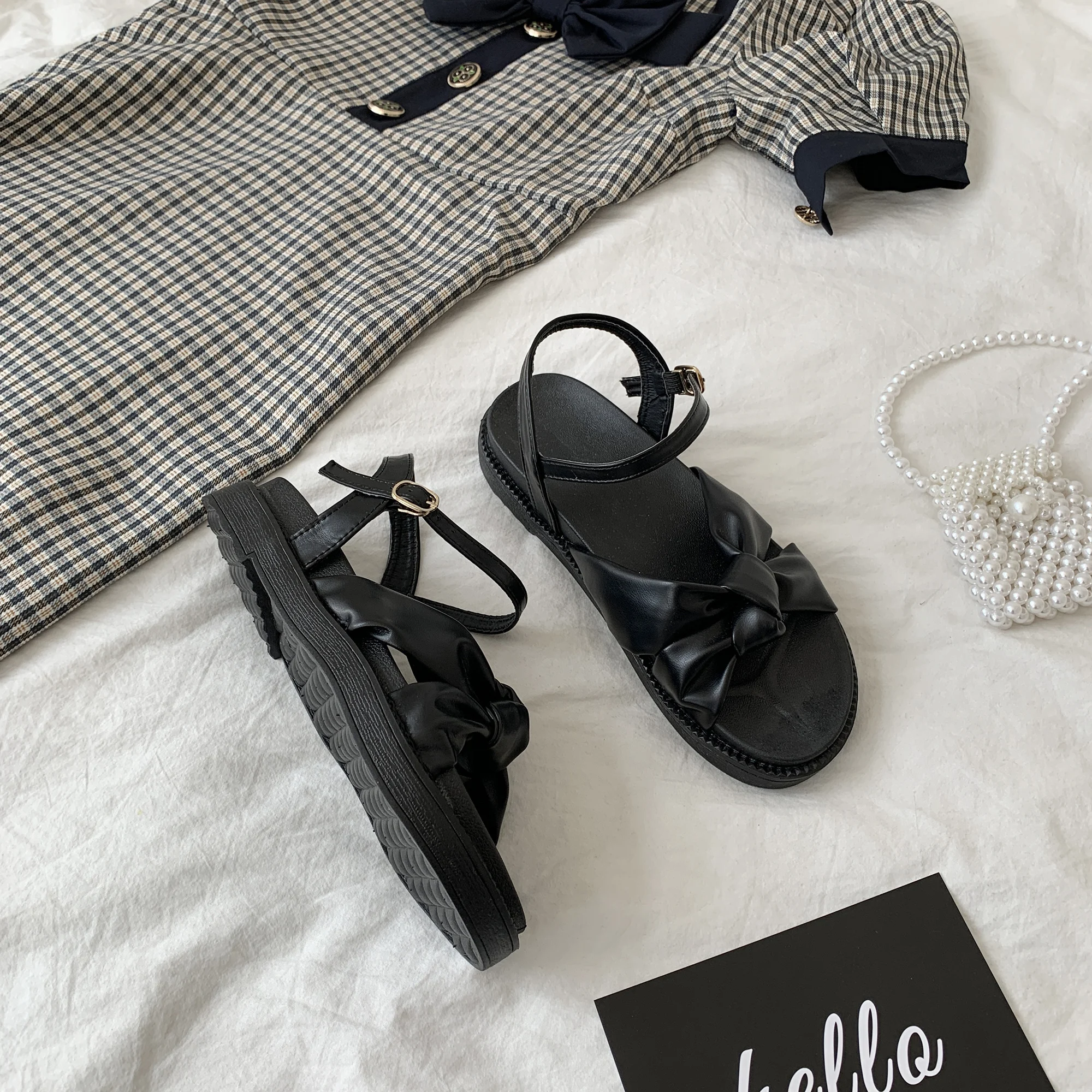 Fashion Womens Shoes 2021 Beige Heeled Sandals All-Match Luxury Black Summer New Flat Bow Girls Clear Comfort Scandals Rome Rubb
Fashion Womens Shoes 2021 Beige Heeled Sandals All-Match Luxury Black Summer New Flat Bow Girls Clear Comfort Scandals Rome Rubb