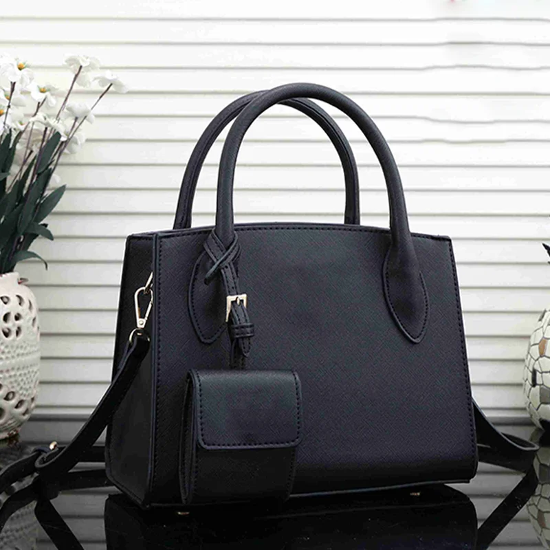 PU Leather Ladies HandBags Women Messenger Bags Totes Designer One Shoulder Bag Hot Sale Fashion Women Bag Designer Bags Luxury
PU Leather Ladies HandBags Women Messenger Bags Totes Designer One Shoulder Bag Hot Sale Fashion Women Bag Designer Bags Luxury