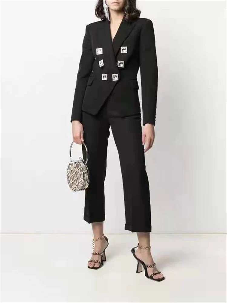 Big name 2022 spring new suit collar rhinestone button suit jacket women's one button fashion casual black high waist small suit
Big name 2022 spring new suit collar rhinestone button suit jacket women's one button fashion casual black high waist small suit