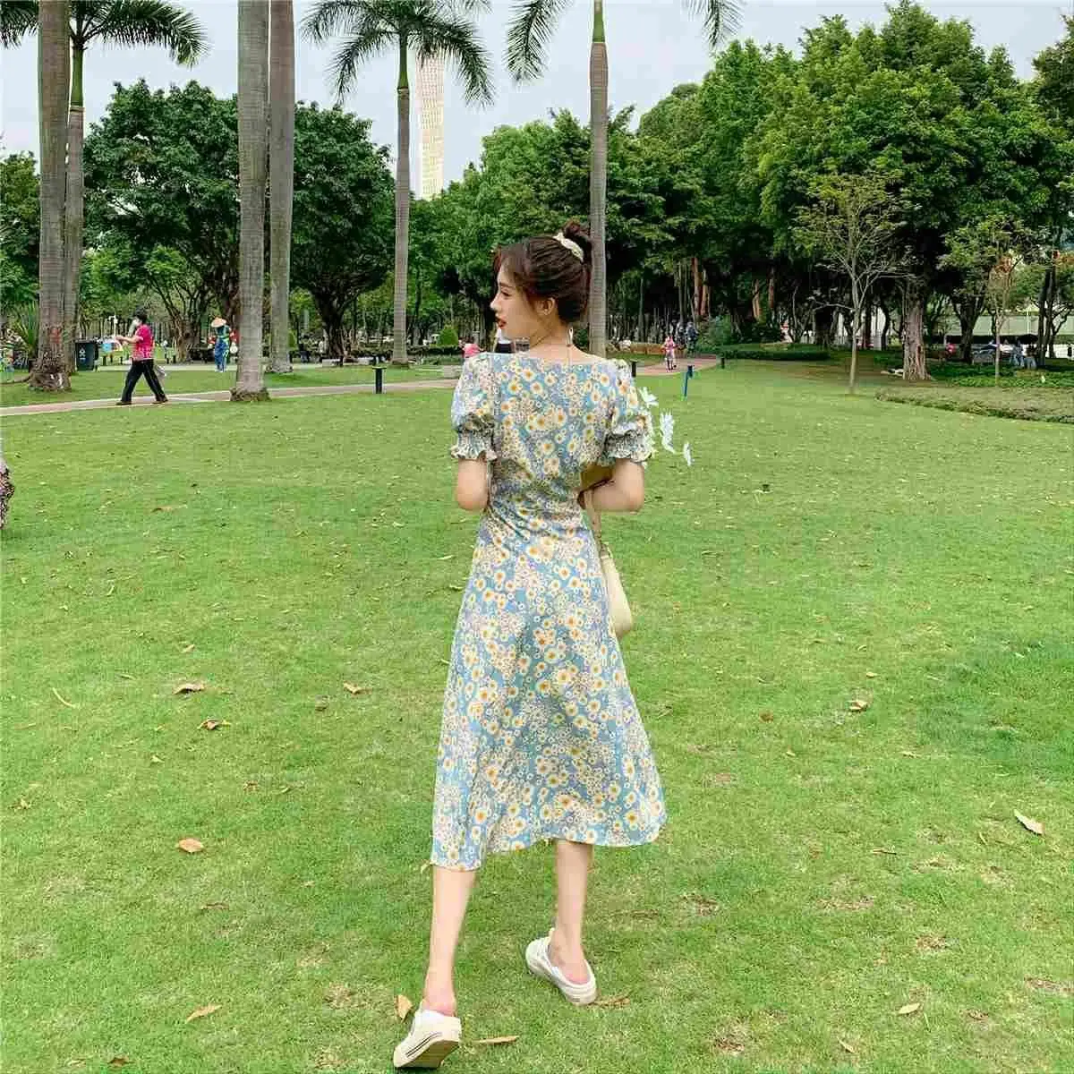 Summer Dresses for Women Elegant Casual Summer Floral Puff Sleeve All-match Students Korean Style Chrysanthemum Slit Long Skirt
Summer Dresses for Women Elegant Casual Summer Floral Puff Sleeve All-match Students Korean Style Chrysanthemum Slit Long Skirt