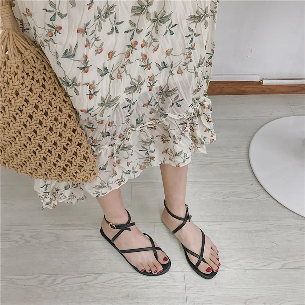 Flat Sandal Women Summer 2021 New Fashion Roman Shoes Sandals For Girls Buckle Strap Beach Shoes Woman Band Clip Toe Flip Flops
Flat Sandal Women Summer 2021 New Fashion Roman Shoes Sandals For Girls Buckle Strap Beach Shoes Woman Band Clip Toe Flip Flops