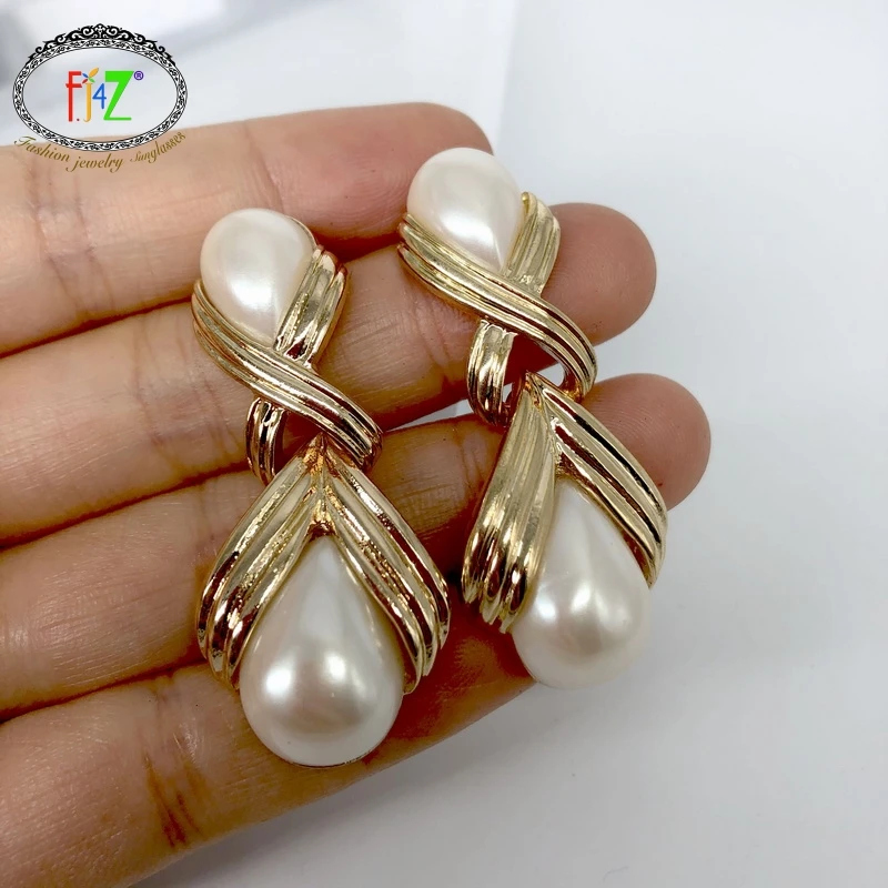 F.J4Z 2020 Fashion Pearl Drop Earrings for Women Simulated Pearl Cocktail Earrings Ladies Abalone Shell Earring Gifts Jewelry
F.J4Z 2020 Fashion Pearl Drop Earrings for Women Simulated Pearl Cocktail Earrings Ladies Abalone Shell Earring Gifts Jewelry
