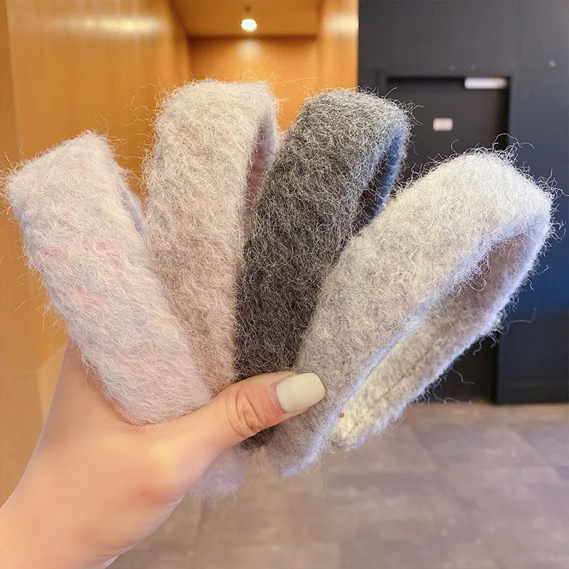 Fashion Plush Print Plaid Headband for Women Soft Solid Color Headband Winter Warm Hair Hoop Headwear Adult Hair Accessories
Fashion Plush Print Plaid Headband for Women Soft Solid Color Headband Winter Warm Hair Hoop Headwear Adult Hair Accessories