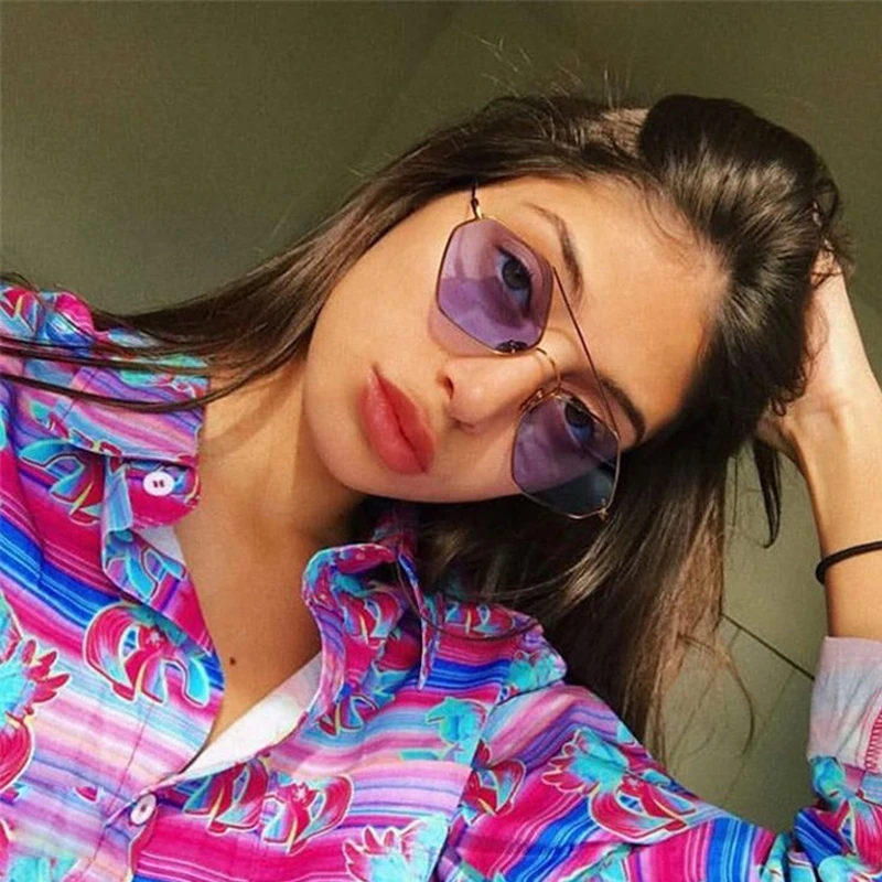 Fashion Sunglasses Women Brand Designer Small Frame Polygon Clear Lens Sunglasses Men Vintage Sun Glasses Hexagon Metal Frame
Fashion Sunglasses Women Brand Designer Small Frame Polygon Clear Lens Sunglasses Men Vintage Sun Glasses Hexagon Metal Frame