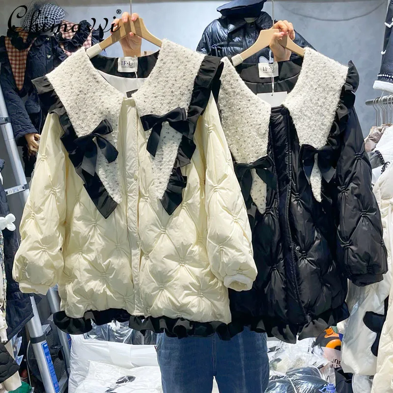 Fashion Bowknot Sailor Collar Ruffled Down Jacket Female 2021 Winter Clothes Diamond Plaid White Duck Down Warm Padded Coat
Fashion Bowknot Sailor Collar Ruffled Down Jacket Female 2021 Winter Clothes Diamond Plaid White Duck Down Warm Padded Coat