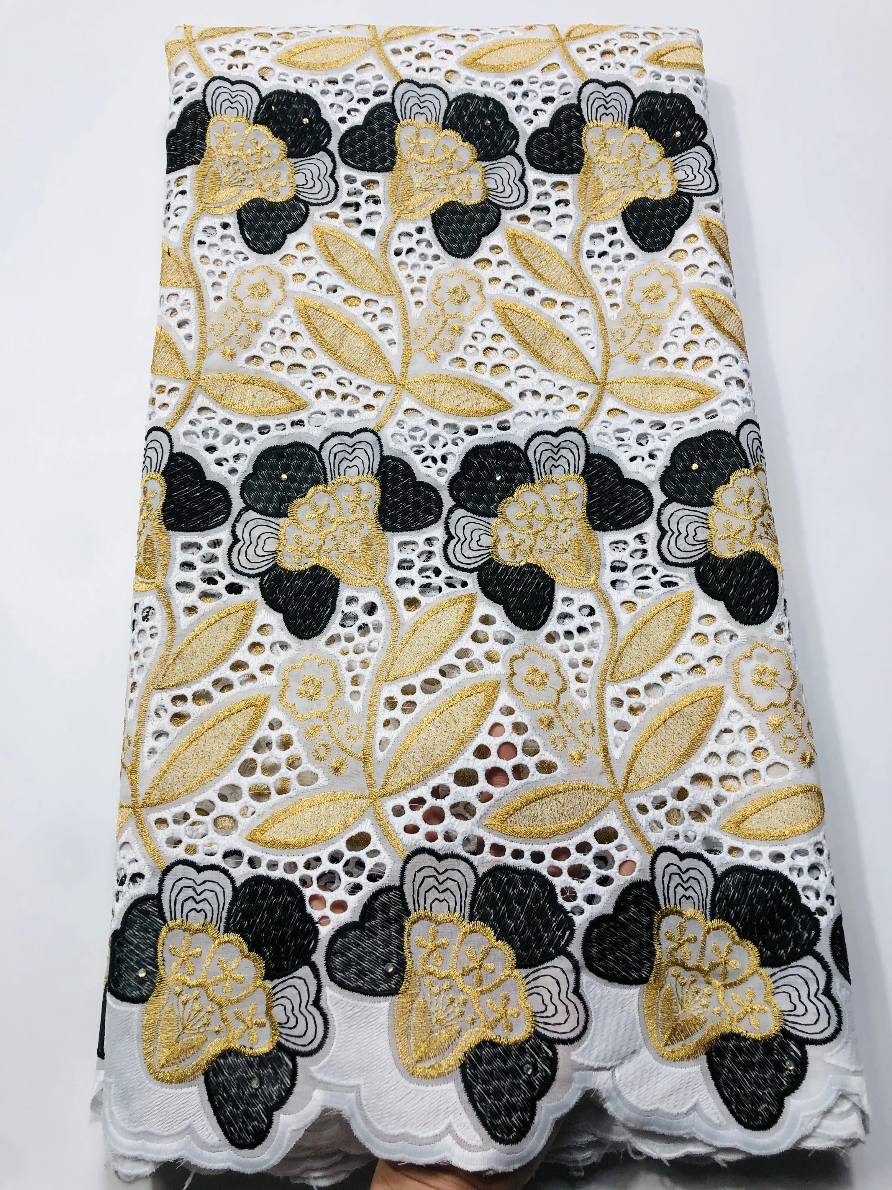 New Nice Flowers Pattern Cotton fabric Swiss Voile Lace Fabric Embroidery Lace With Stones for Party 5 Yards/lot 2020 Latest!!!
New Nice Flowers Pattern Cotton fabric Swiss Voile Lace Fabric Embroidery Lace With Stones for Party 5 Yards/lot 2020 Latest!!!