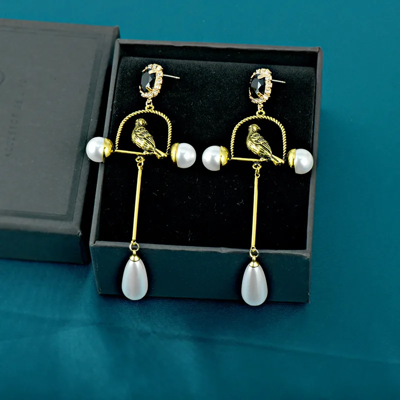 Fashion Birdcage Antique Retro Court Long Pearl Earrings Female Retro Style Personality Trendy High-Key Ear Drops Ear Studs
Fashion Birdcage Antique Retro Court Long Pearl Earrings Female Retro Style Personality Trendy High-Key Ear Drops Ear Studs