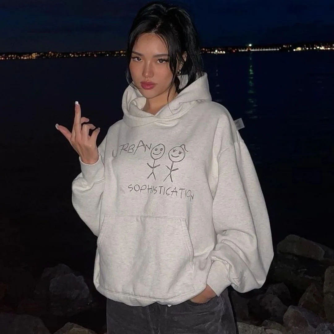 Y2K Women Oversized Unisex Hooded Pattern Letter Print Long Sleeve Pullovers Tops with Pockets
Y2K Women Oversized Unisex Hooded Pattern Letter Print Long Sleeve Pullovers Tops with Pockets
